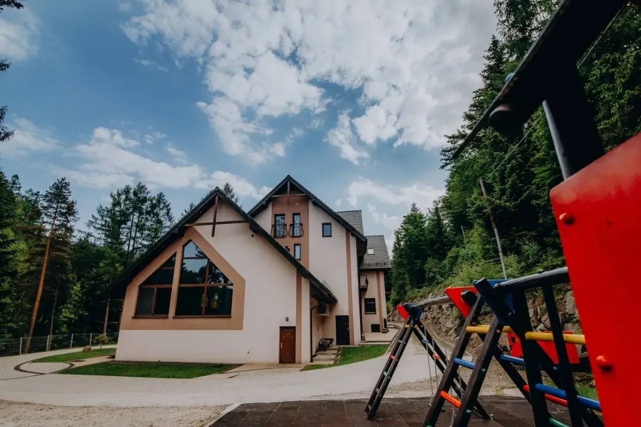 Zdjęcie Gdzie znaleźć komfortowy nocleg blisko Babiej Góry? Sprawdź opcje