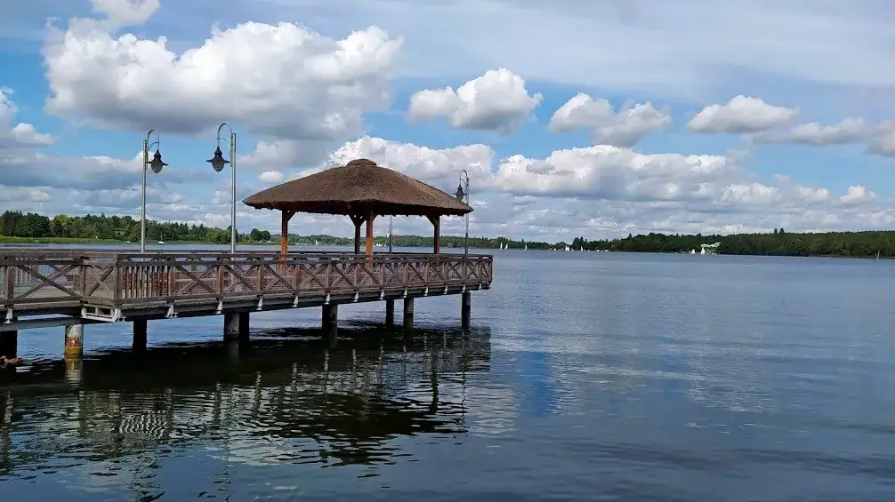 Zdjęcie Jezioro Kierskie – odkryj uroki rekreacji i przyrody w Poznaniu