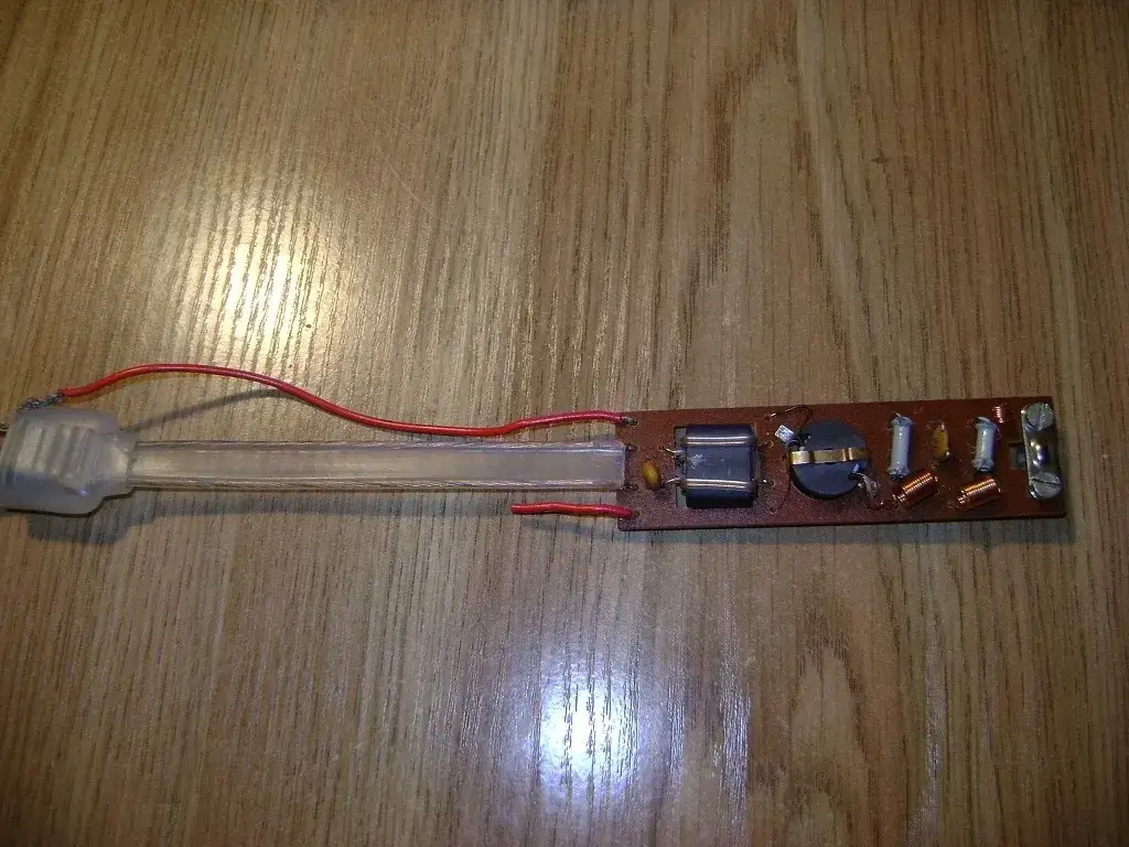 Zdjęcie Jak zrobić antenę FM do amplitunera i poprawić odbiór sygnału