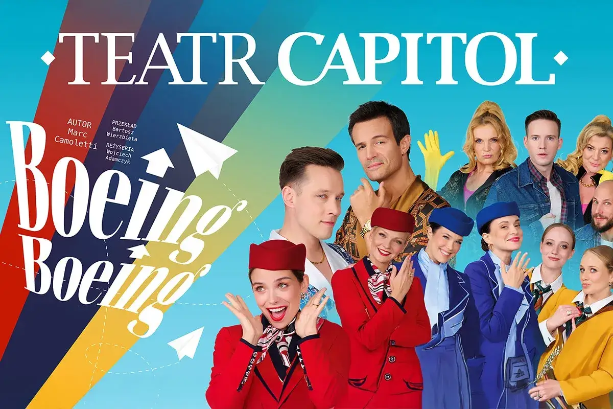 Boeing Boeing obsada Teatru Capitol: uśmiechnięte stewardessy i przystojni mężczyźni w barwnych strojach.