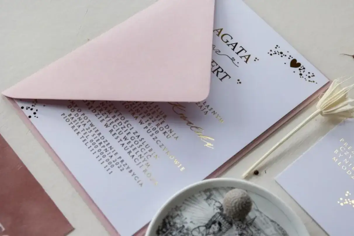 rodzaje papieru zaproszenia ślubne