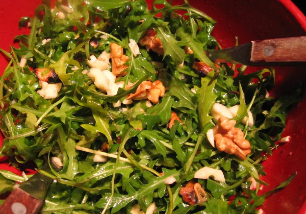 Prażone orzechy do sałatki