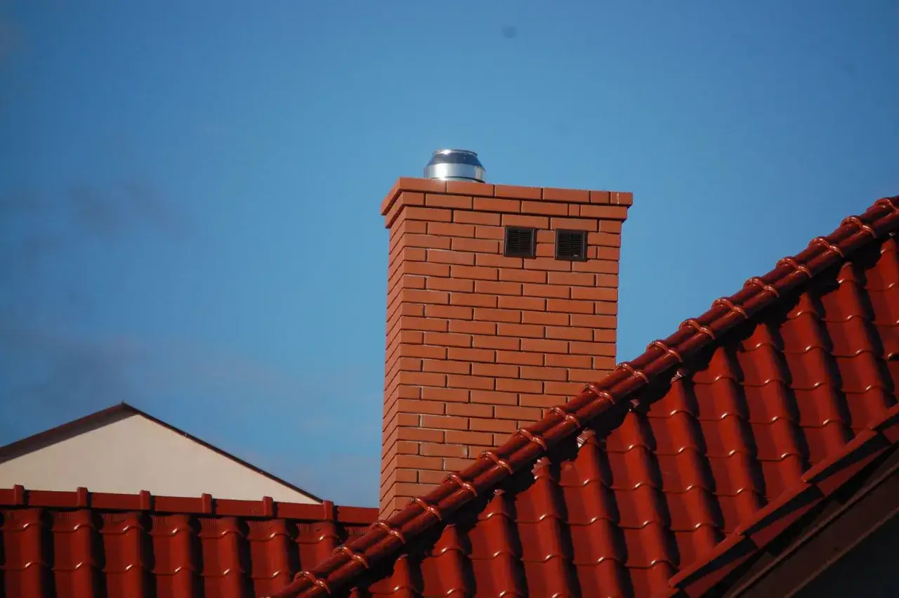 Zdjęcie Jaki wkład do komina z cegły wybrać, aby uniknąć problemów?