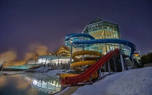 Termy Bukovina nocą zimą