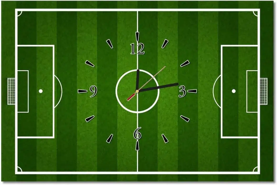 Boisko piłkarskie z zegarem pokazującym 90 minut
