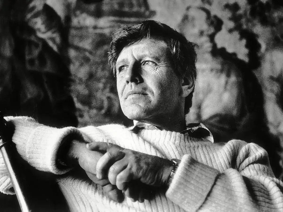 Amos Oz Black Box characters relationships