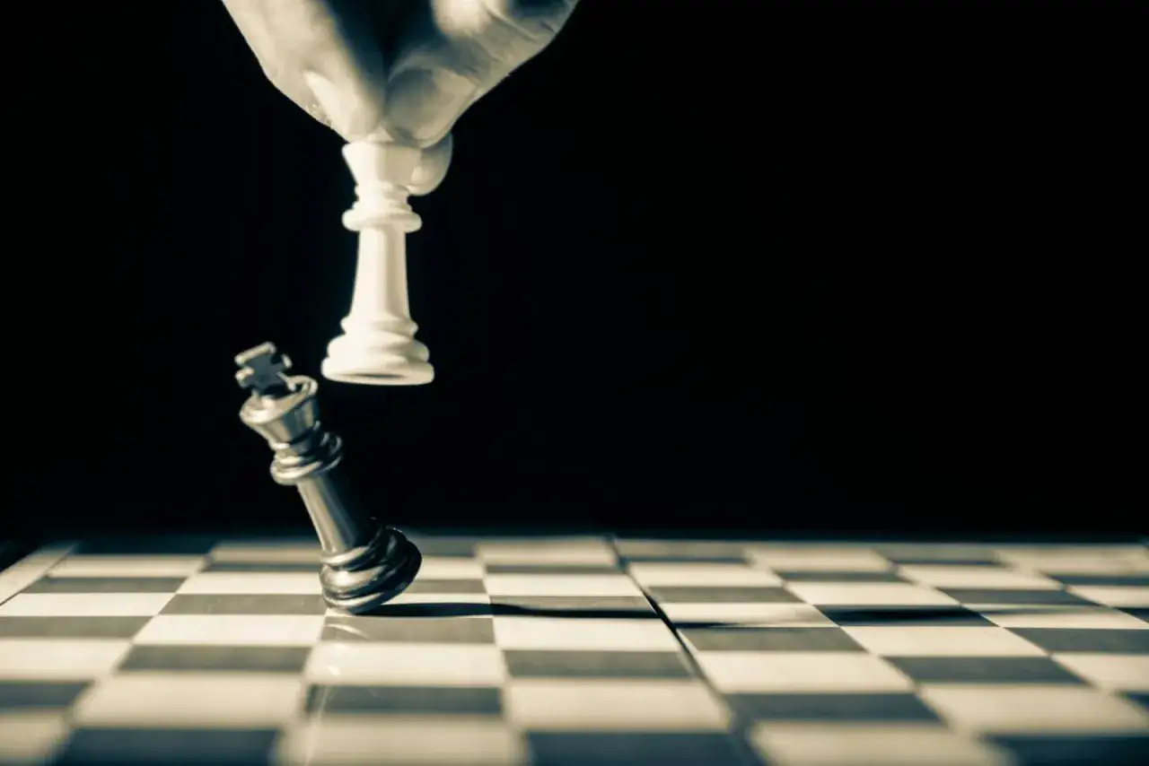 szachy gambit definicja