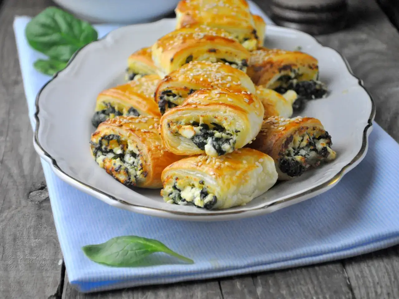 Zdjęcie Proste i pyszne przekąski z ciasta francuskiego – przepisy na każdą okazję