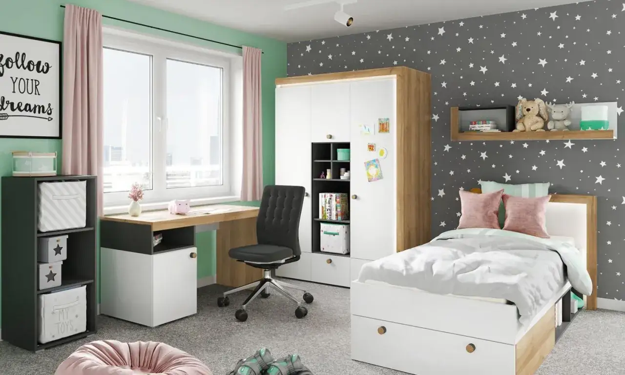 Nowoczesne pokoje dla dzieci: łóżko, biurko, szafa i regał tworzą funkcjonalną przestrzeń do nauki i zabawy.