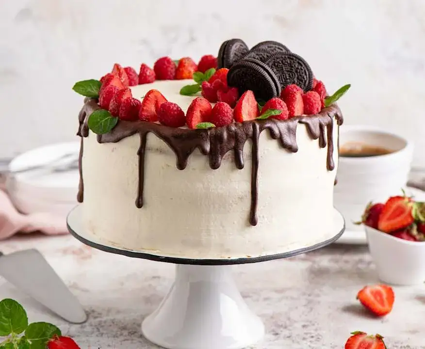 Tort Oreo dekoracja drip