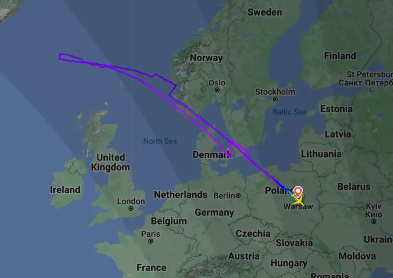 Samolot lecący z Cypru do Polski