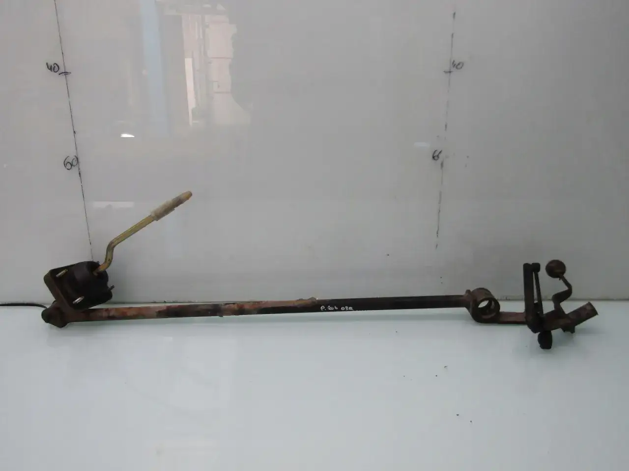 Peugeot 206 luźny lewarek zmiany biegów