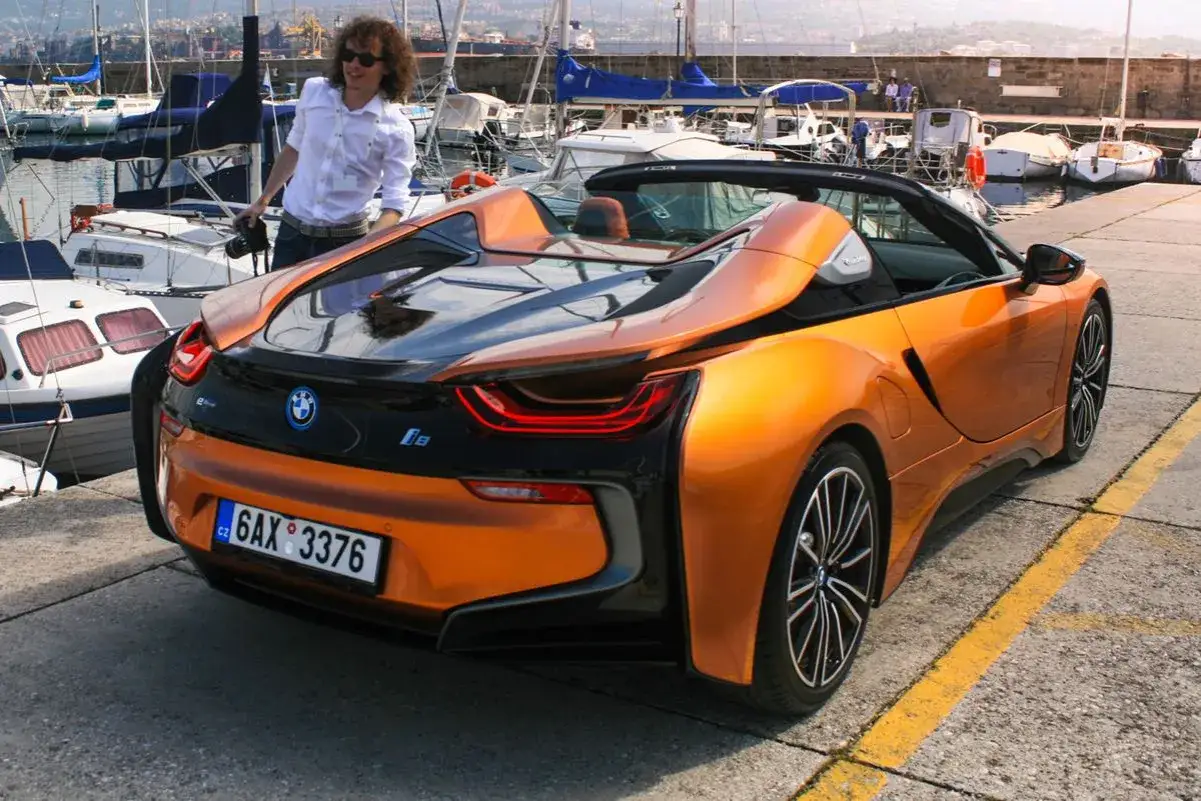 Czynniki wpływające na cenę BMW i8