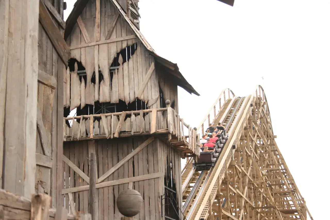 Majaland Kownaty Wilkołak rollercoaster
