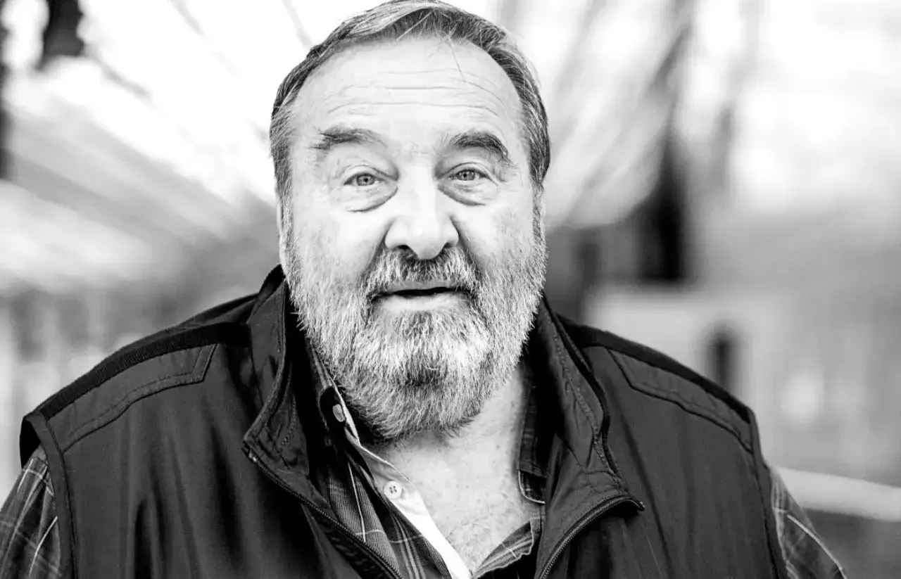 Zdjęcie Krzysztof Kowalewski: Niezapomniane role i wpływ na polski teatr