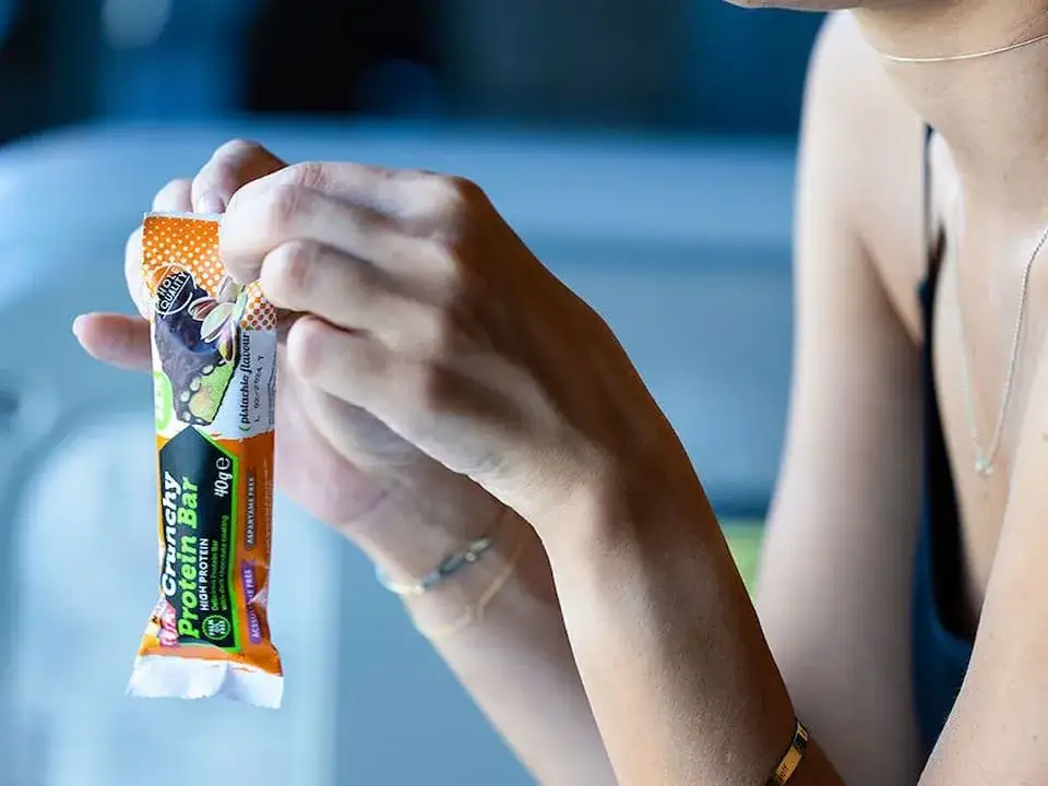 Zdjęcie Batony proteinowe: kiedy jeść przed czy po treningu, aby zyskać?