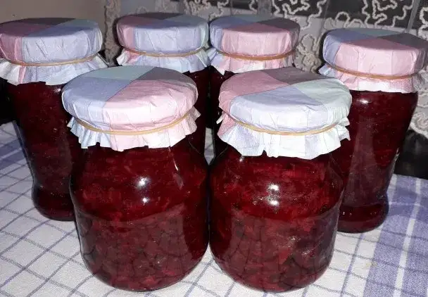 Zdjęcie Jak pasteryzować buraki w piekarniku – prosta metoda na długie przechowywanie