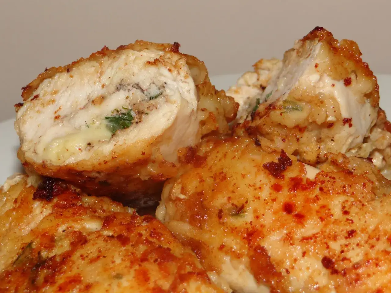 Zdjęcie Pyszny devolay z kurczaka. Prosty przepis krok po kroku, który zachwyci każdego