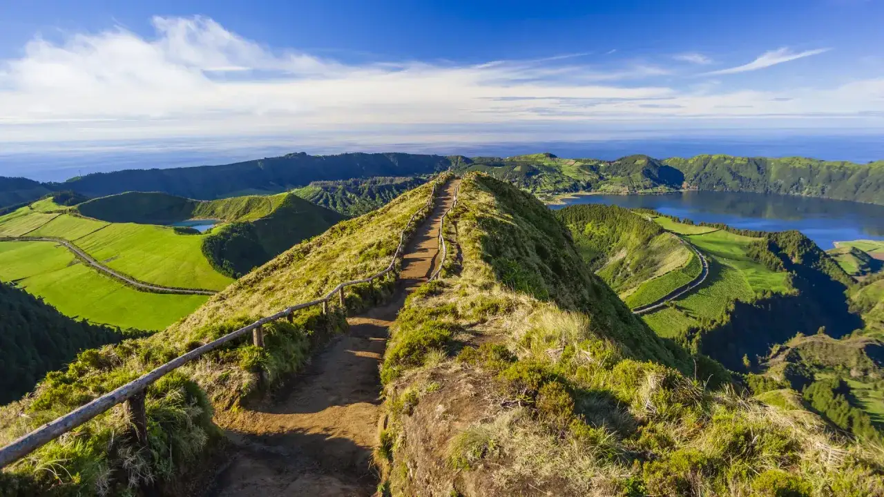 Zdjęcie Azory kiedy jechać - najlepszy czas na niezapomniane wakacje
