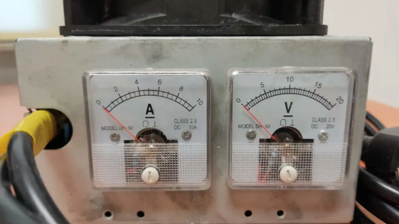 Zdjęcie Jak zrobić prostownik? DIY vs gotowy co wybrać?