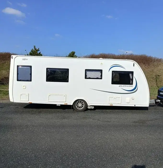 Zdjęcie Ile kosztuje wynajęcie przyczepy kempingowej? Sprawdź ceny i sezonowość