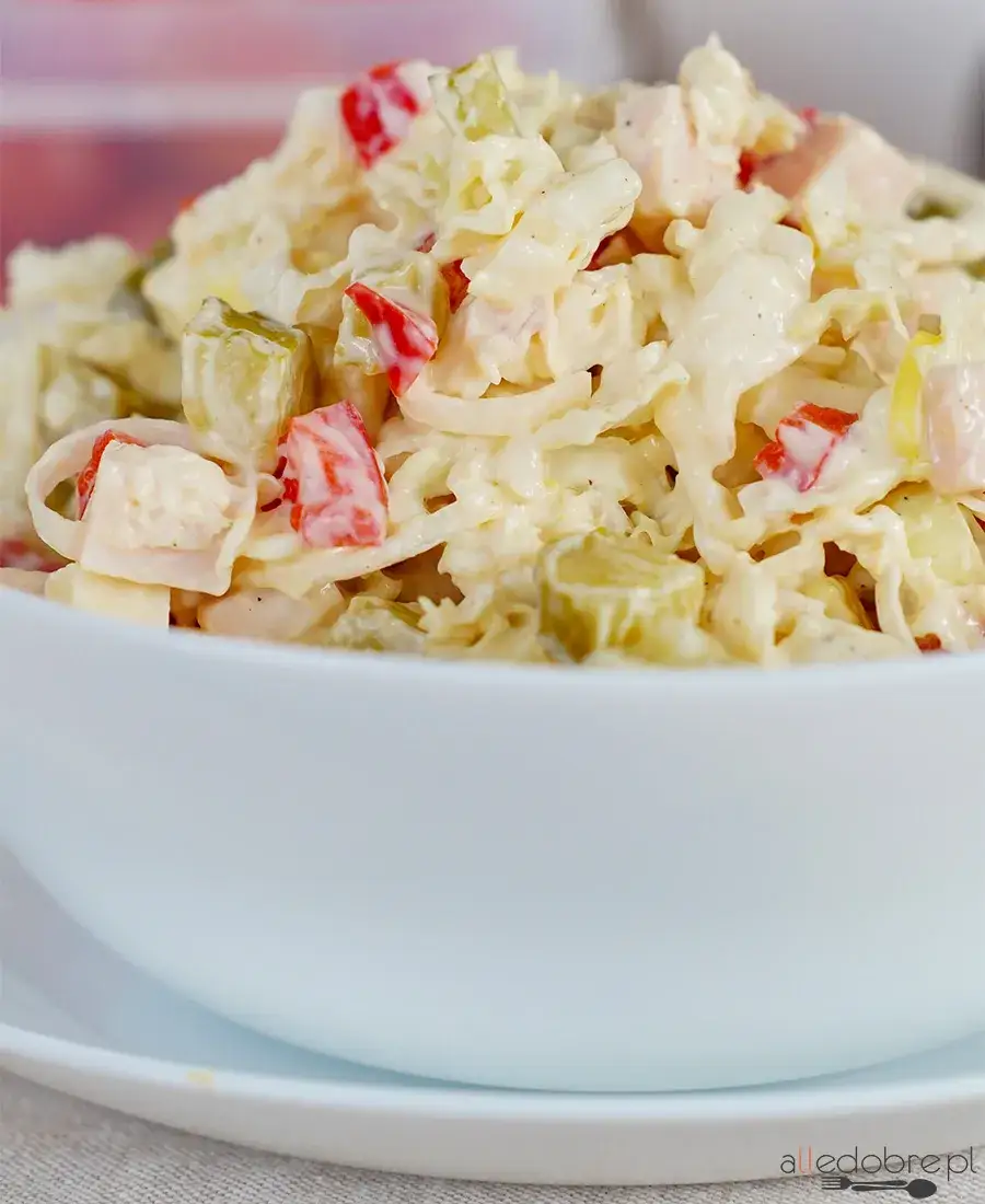 Zdjęcie Jaką sałatkę zrobić z kapusty pekińskiej? 5 pysznych przepisów, które zaskoczą