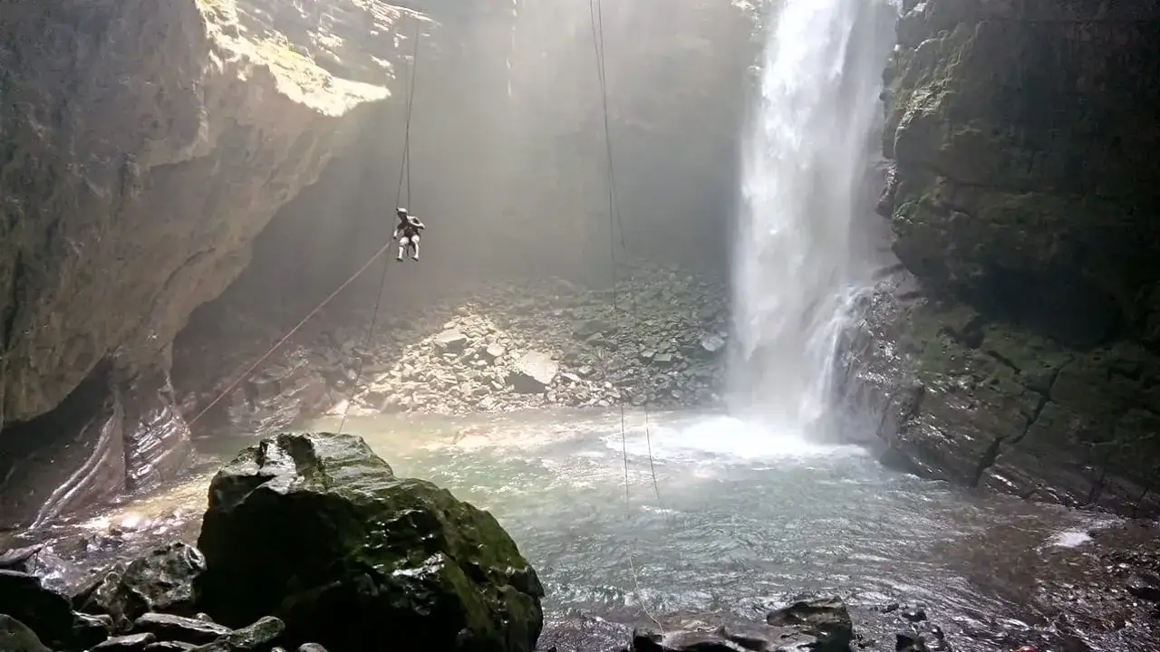 Zdjęcie S&oacute;tano de Popoca: Tu gu&iacute;a para la cascada subterr&aacute;nea en Veracruz