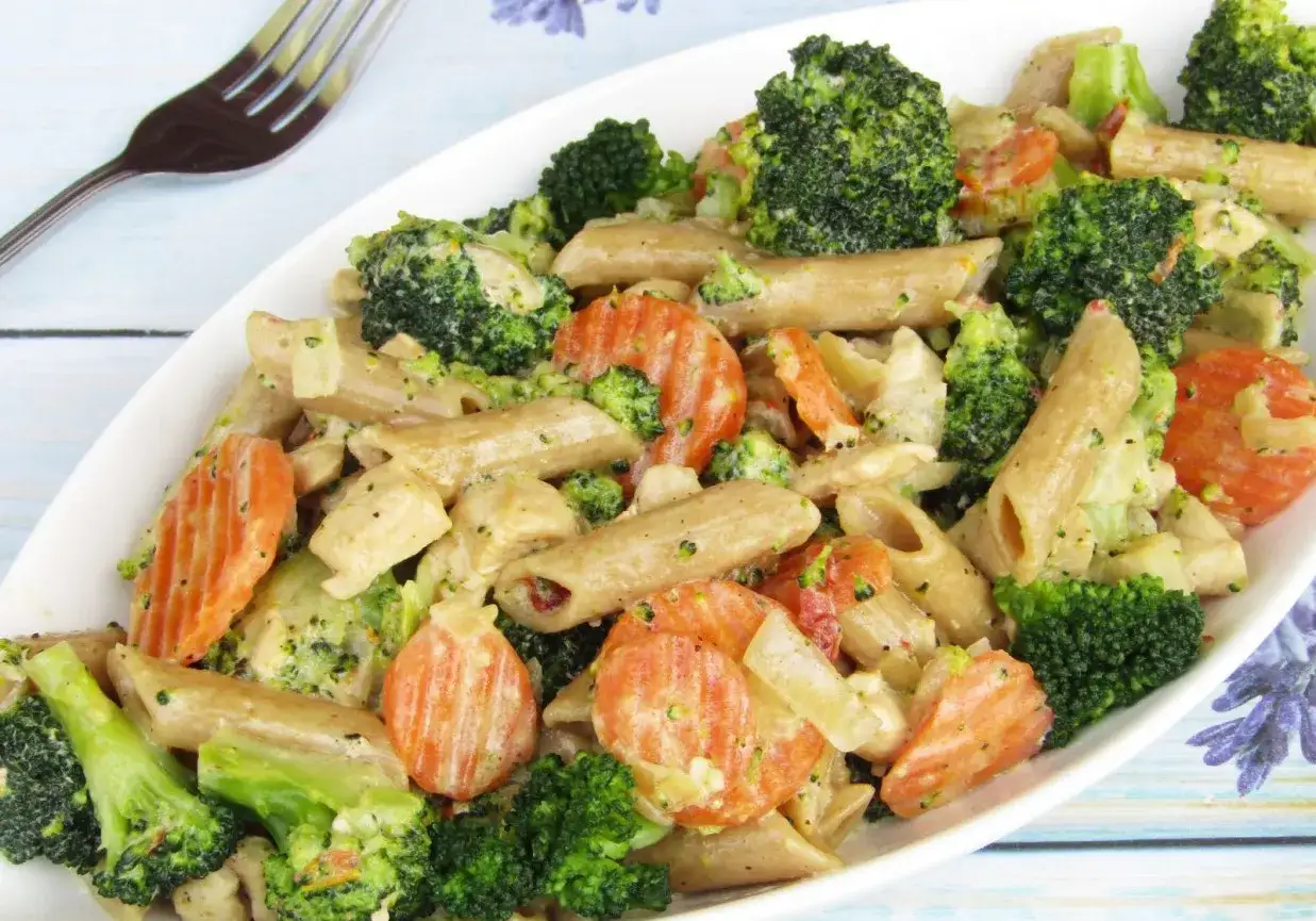 Zdjęcie Makaron penne z kurczakiem i brokułem: Pyszny i zdrowy przepis
