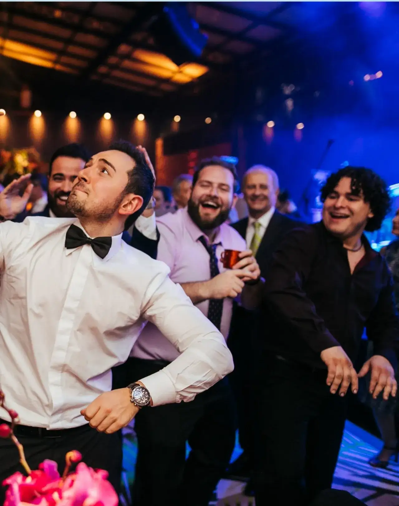 Zdjęcie Jak się dobrze bawić na weselu i uniknąć nudy w tłumie