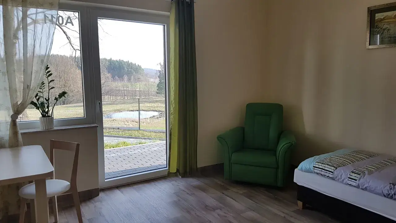 Dom Seniora Milorstowo widok zewnętrzny jezioro kaszuby