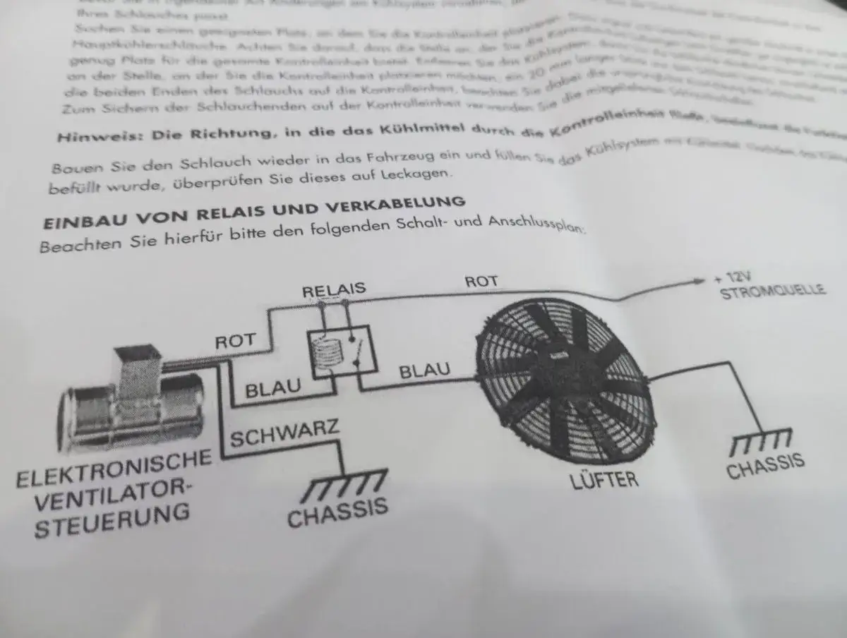 Schemat podłączenia wentylatora chłodnicy z przekaźnikiem i sterowaniem elektronicznym. Termowłącznik wentylatora chłodnicy jest kluczowym elementem tego układu.