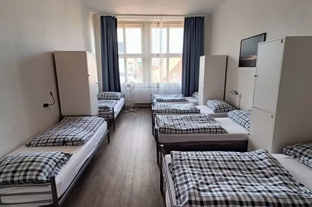przykładowe typy noclegów Praga hostel hotel apartament