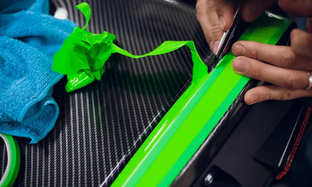 oklejanie samochodu folią vs malowanie