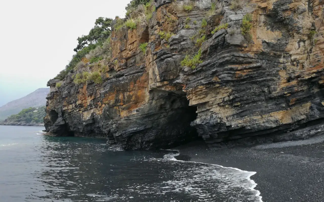 Cala Jannita Spiaggia Nera Maratea