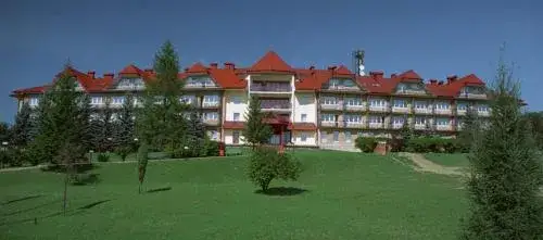 Zdjęcie Wysowa Zdrój sanatorium nad parkiem – idealne miejsce na zdrowie i relaks