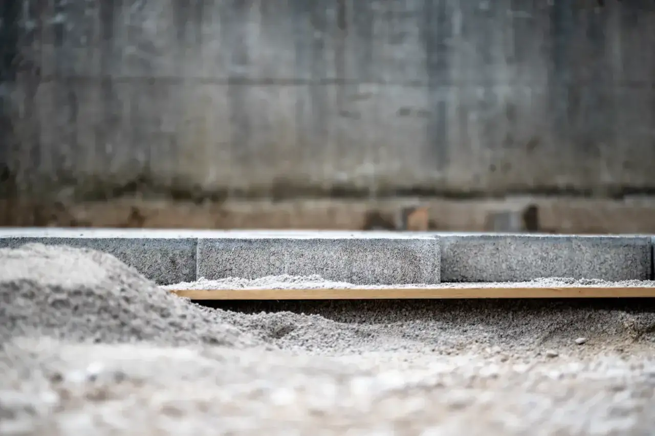 porównanie kosztów fundamentów bloczki betonowe vs beton lany