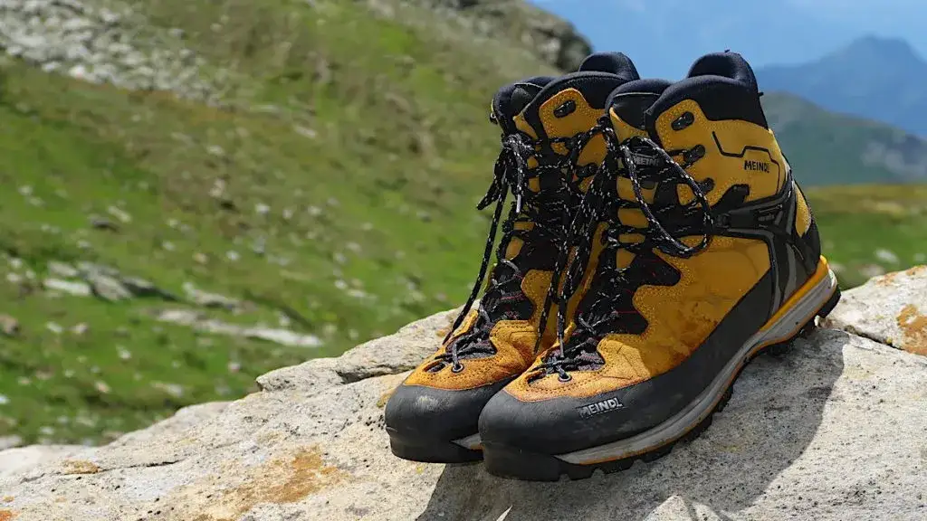 tipi di scarponi da montagna hiking trekking alpinismo