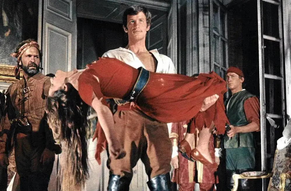 klasyczne filmy płaszcza i szpady złota era