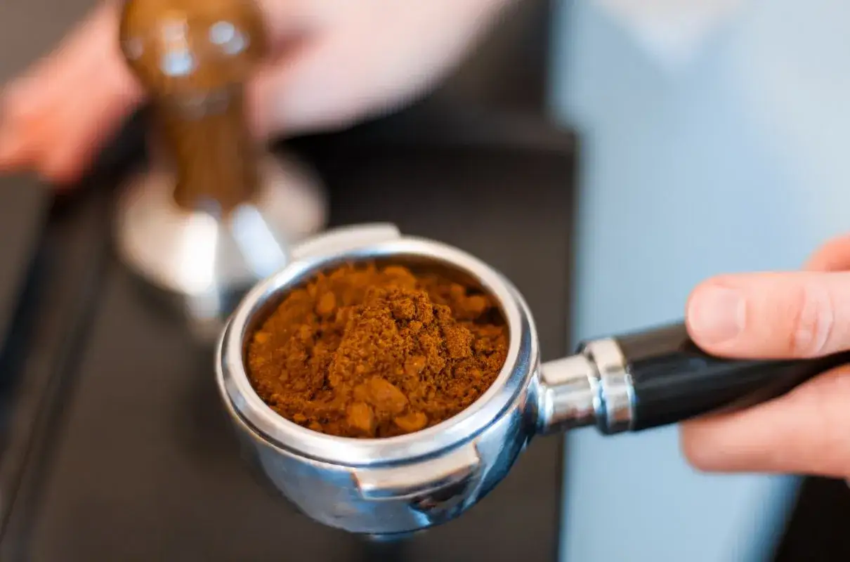 Zdjęcie Jaka grubość mielenia kawy w ekspresie, aby uniknąć słabego smaku?