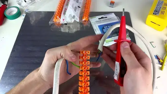 Zdjęcie Jak połączyć przewody elektryczne w samochodzie bez ryzyka uszkodzeń