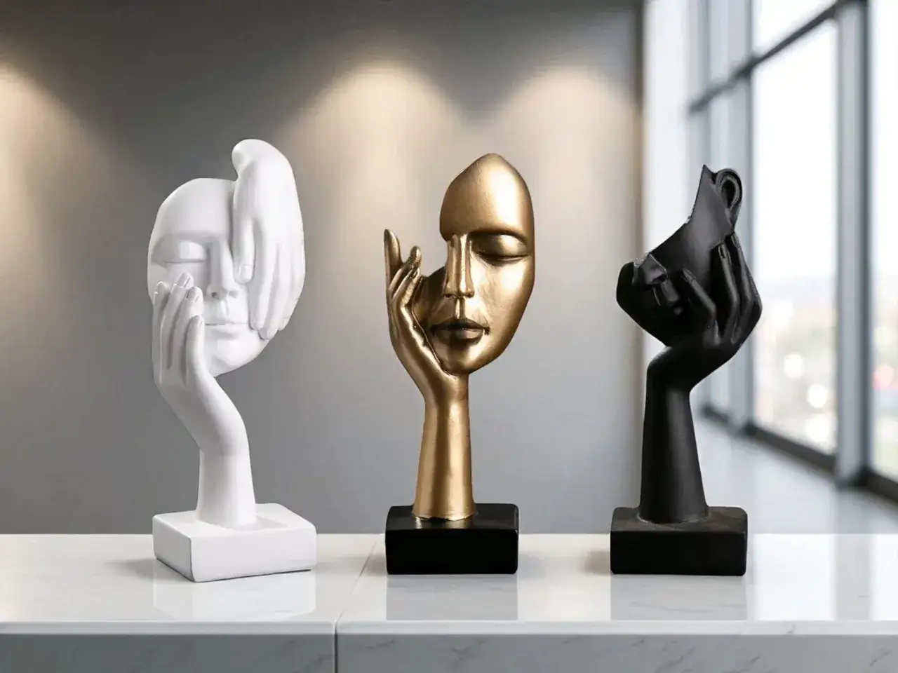 abstrakte kopfskulptur materialien vergleich