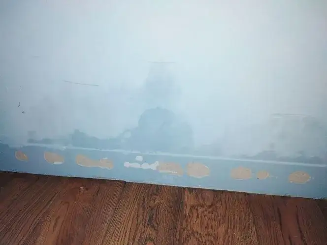 Zdjęcie Ile schnie strop po zalaniu? Kluczowe czynniki i metody osuszania