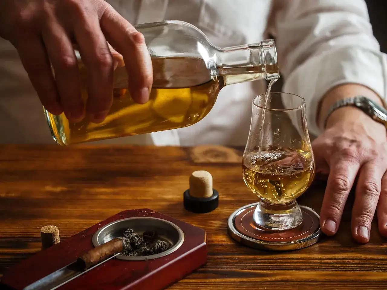 szklanka Glencairn z whisky