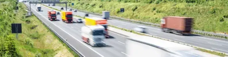 Zdjęcie Wyprzedzanie ciężarówek na autostradzie od kiedy? Sprawdź nowe przepisy