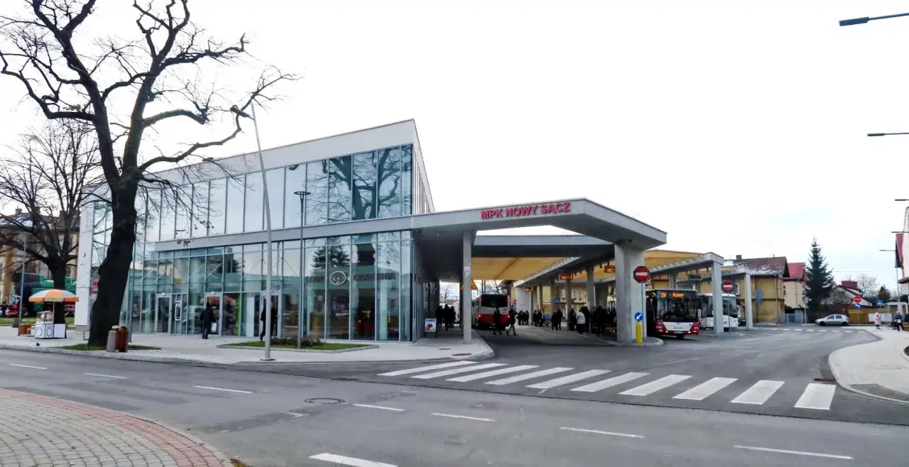 Dworzec MDA Nowy Sącz wejście