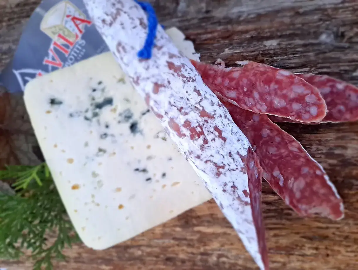 Kiełbasa z pleśnią szlachetną