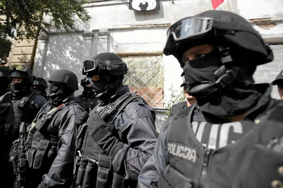 Policjant w akcji, misja społeczna