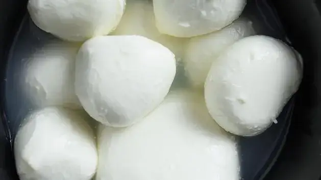 Zdjęcie Czy mozzarella jest dietetyczna? Sprawdź jej wpływ na zdrowie