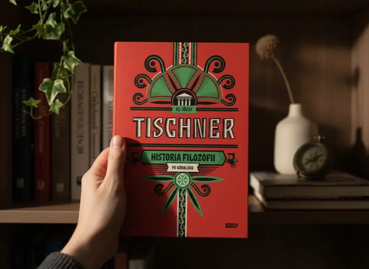 Ks. Józef Tischner, autor historii filozofii po góralsku, w czerwonej okładce z zielonymi zdobieniami.