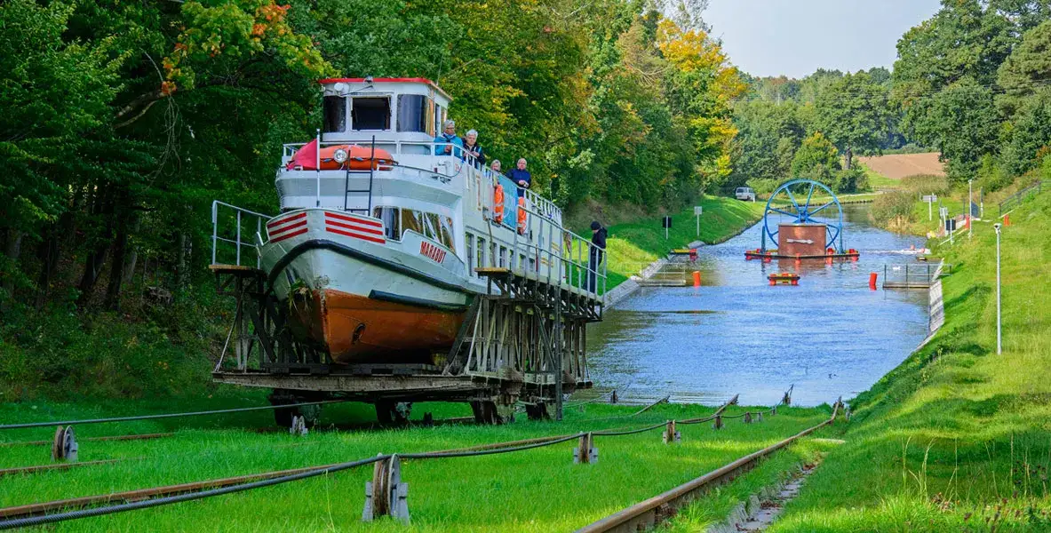 Kanał Elbląski pochylnie statki